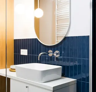 M005 navy blue oak