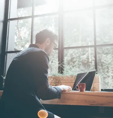 Kim jesteśmy?\ *Poznaj naszą firmę*