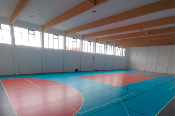Hala Sportowa Bralin, Realization image 1