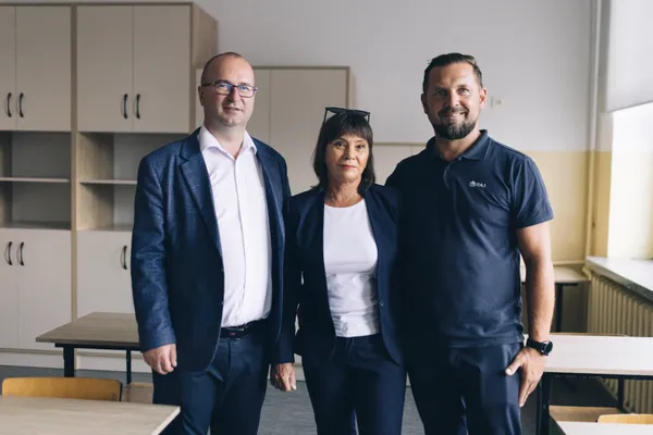 Bryły meblowe do sali lekcyjnej, zdjęcie z realizacji 1
