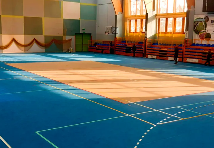 OCSIR w Ostródzie. Modernizacja podłogi sportowej na hali głównej.