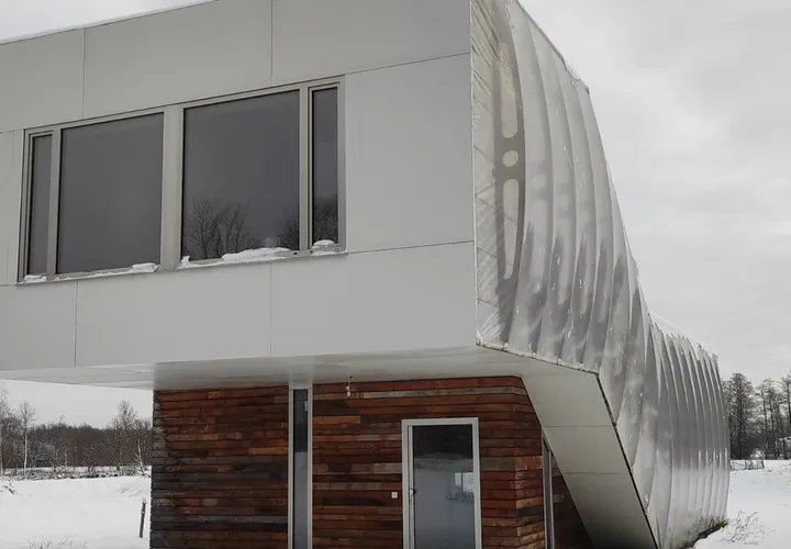 Wormhouse